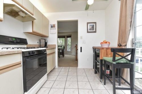 833 Juniper Way, Mahwah NJ  07430-3457 exterior