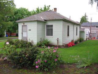 23030 Chestnut St, Beaverton, OR 97124-6548