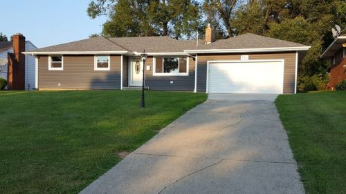 556 Neoka Dr, Campbell, OH 44405-1261