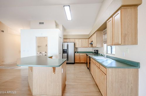 13430 Ironwood St, Sun City AZ  85374-5274 exterior