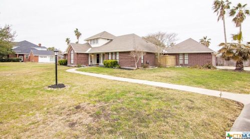314 Kingwood Forest Dr, Victoria, TX 77904-4635