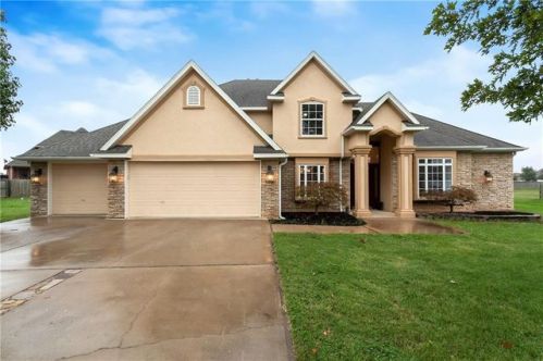 609 Cambridge Pl, Bentonville, AR 72712-7179