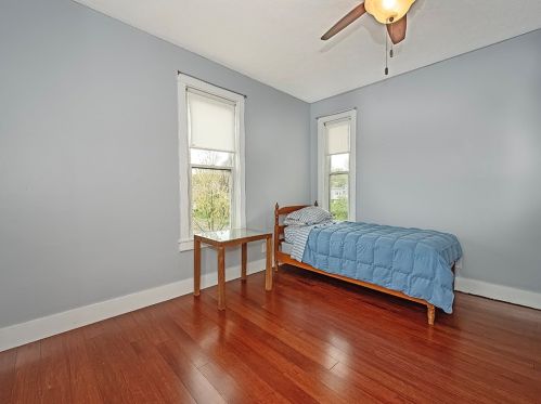 427 New Castle St, Zelienople PA  16063-1253 exterior