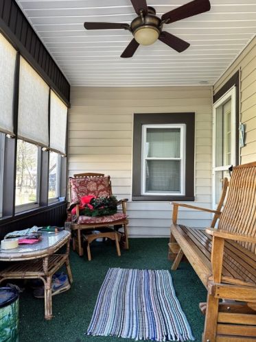 317 Lincoln Ave, Grove City PA  16127-1839 exterior