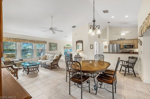 1835 Farm Trl, Sanibel FL  33957-4119 exterior