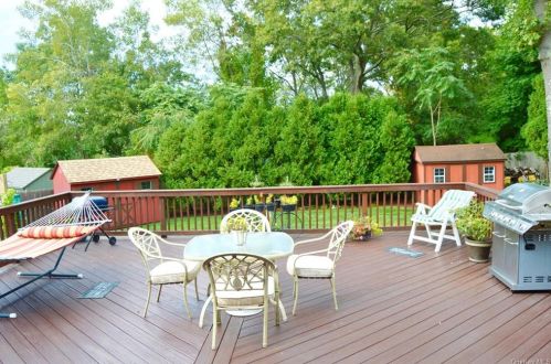 9 Rolling Hills Dr, Panamoka NY  11961-2305 exterior