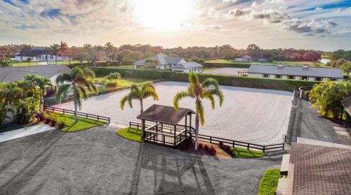 2904 Appaloosa Trl, West Palm Beach FL  33414-7639 exterior