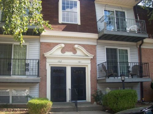 103 Algiers Ct, Louisville, KY 40218-1637