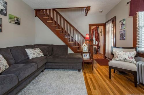 26 Wetherell St, Manchester CT  06040-6401 exterior