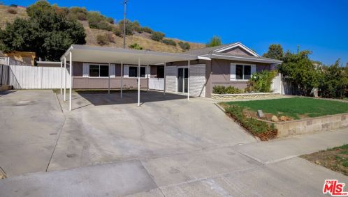 22061 Caceras St, Santa Clarita, CA 91350-2128
