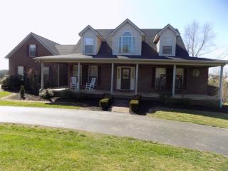 100 Deer Haven Dr, Versailles, KY 40383-8954