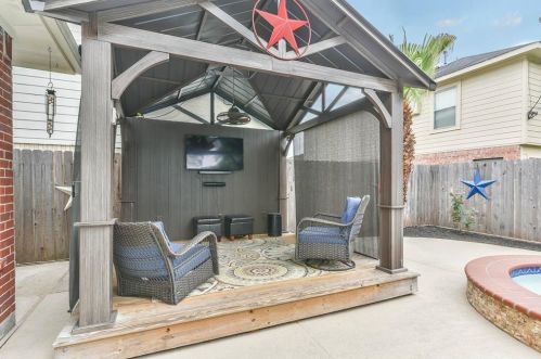 18130 June Forest Dr, Humble, TX 77346-2583