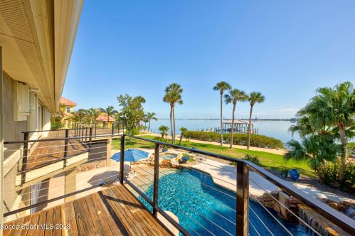2442 Newfound Harbor Dr, Merritt Island FL  32952-2870 exterior