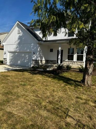2470 Deerfield Dr, Darbydale, OH 43123-9231