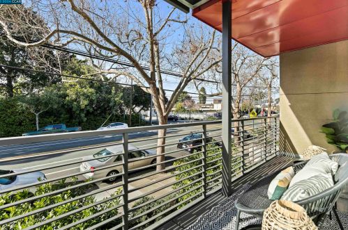 1007 41st St, Oakland CA 94608-3772 exterior