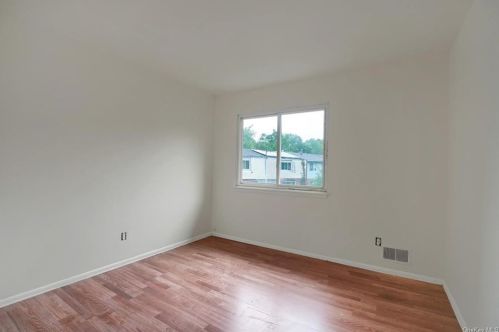 2 Rivervale Rd, Middletown NY 10940-6813 exterior