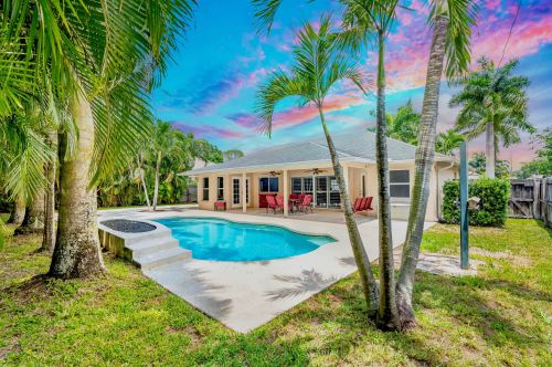 1014 Eureka Ave, Fort Pierce, FL 34953-2888