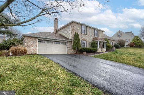 479 Woodcrest Dr, Navy Sup Dpt PA  17050-6854 exterior