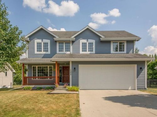 1204 Kentucky Ave, Indianola, IA 50125-3809