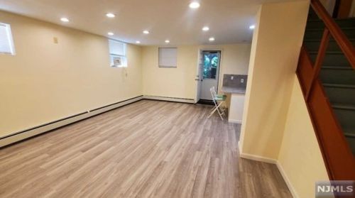 406 Northwood Way, Palisades Park NJ  07650-1922 exterior