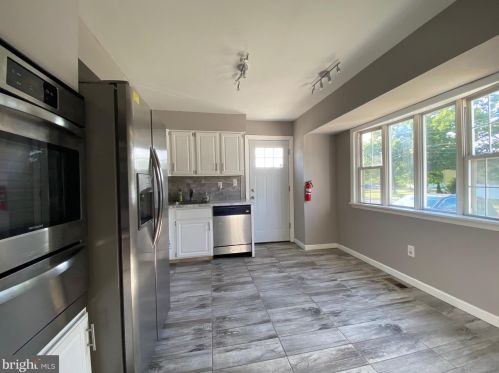 241 Capital Dr, West Deptford NJ  08051-1247 exterior