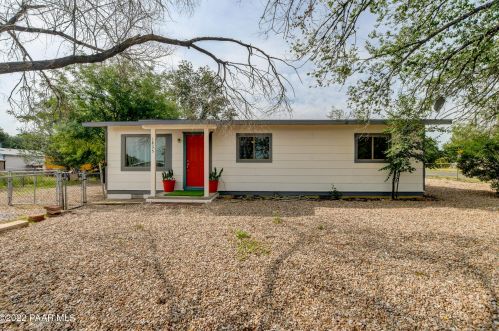 1835 Grasshopper Ln, Chino Valley, AZ 86323-6142