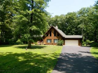 156 Lois Ln, Bangor, PA 18013-5306