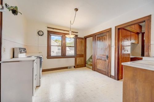 239 60, Milwaukee WI 53219-2131 exterior