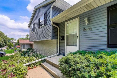 2601 Westbrook Ln, Madison WI  53711-4170 exterior