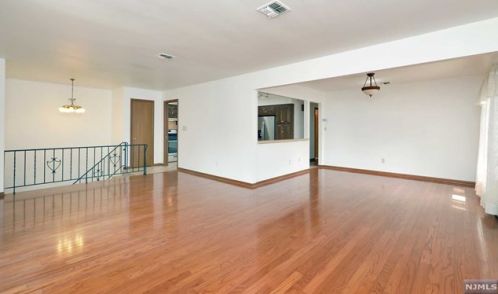 69 Sunset Ln, Tenafly NJ  07670-1632 exterior