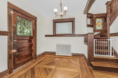 4 Wallace Pl, White Plains NY  10606-3211 exterior