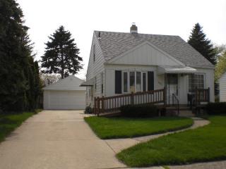2552 Cawdor Rd, Toledo, OH 43616-3808