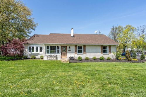324 Metlars Ln, Piscataway, NJ 08854-5173