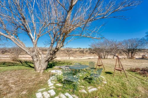 1107 Sandstone St, Sunrise Beach TX  78643-2426 exterior
