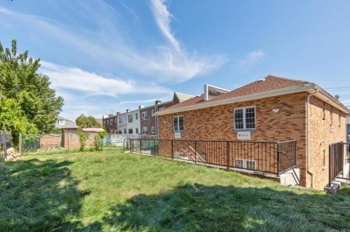 557 Logan Ave, Bronx NY  10465-2509 exterior