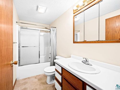 5260 Samuelson Rd, Duluth MN 55811-9789 exterior