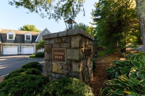 25 Lakeview Ave, New Canaan, CT 06840-5946