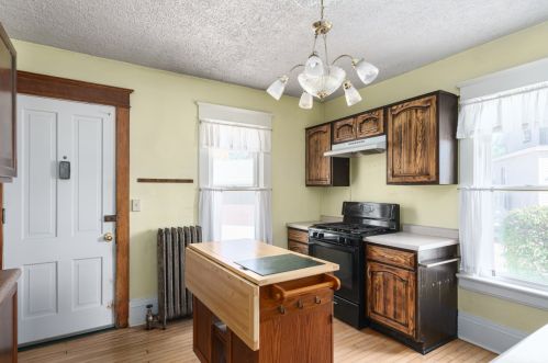 611 Church St, Watertown, WI 53094-6210