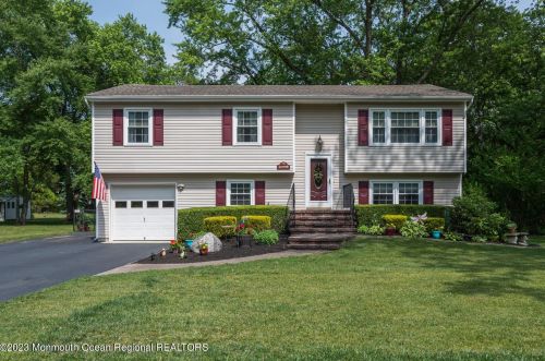 395 Cook Rd, Jackson Twp, NJ 08527-4405