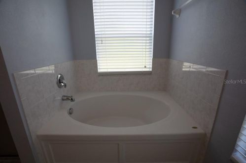 8126 Pea Tree Ct, New Port Richey FL  34655-5180 exterior