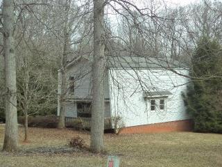 1717 Quawatha Dr, Kernersville, NC 27284-7305