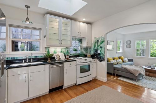 1000 Glendora Ave, Oakland CA  94602-1417 exterior