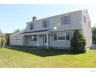 7 Far Horizons Dr, Bethel, CT 06801-1254