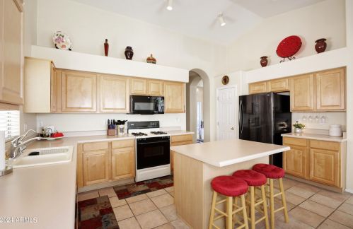 4109 Escuda Dr, Glendale AZ  85308-7410 exterior