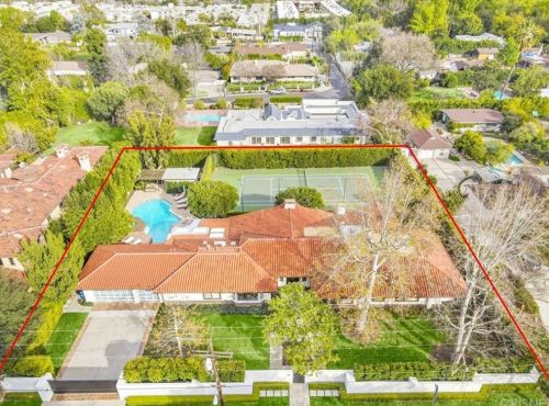 5242 Amestoy Ave, Van Nuys CA 91406-2112 exterior