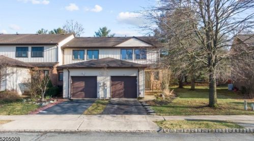 16 Sherwood Ct, Flemington, NJ 08822-6812