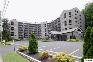 306 Baskins Creek Rd, Gatlinburg, TN 37738-3504