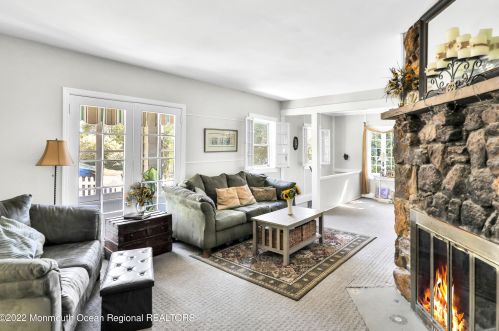 111 Highland Ave, Atlantic Highlands, NJ 07716-1351