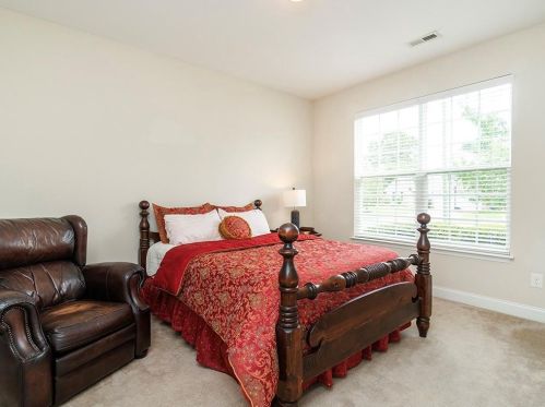 107 Vw Dr, Burlington NC  27215-4694 exterior