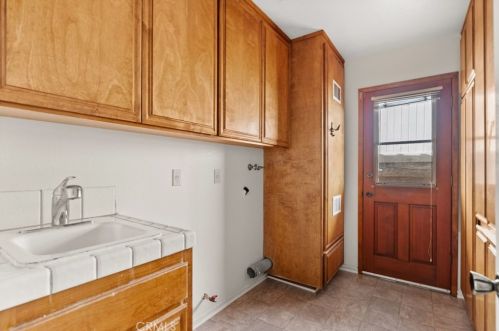 14218 El Mesa Dr, Riverside CA  92503-7206 exterior